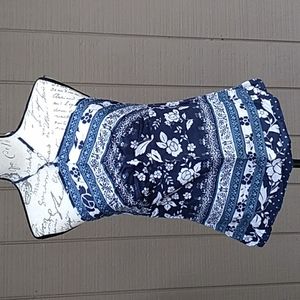 Ann Taylor Loft Size 8 Navy Blue And White Bandana Style Halter Top   (A33)